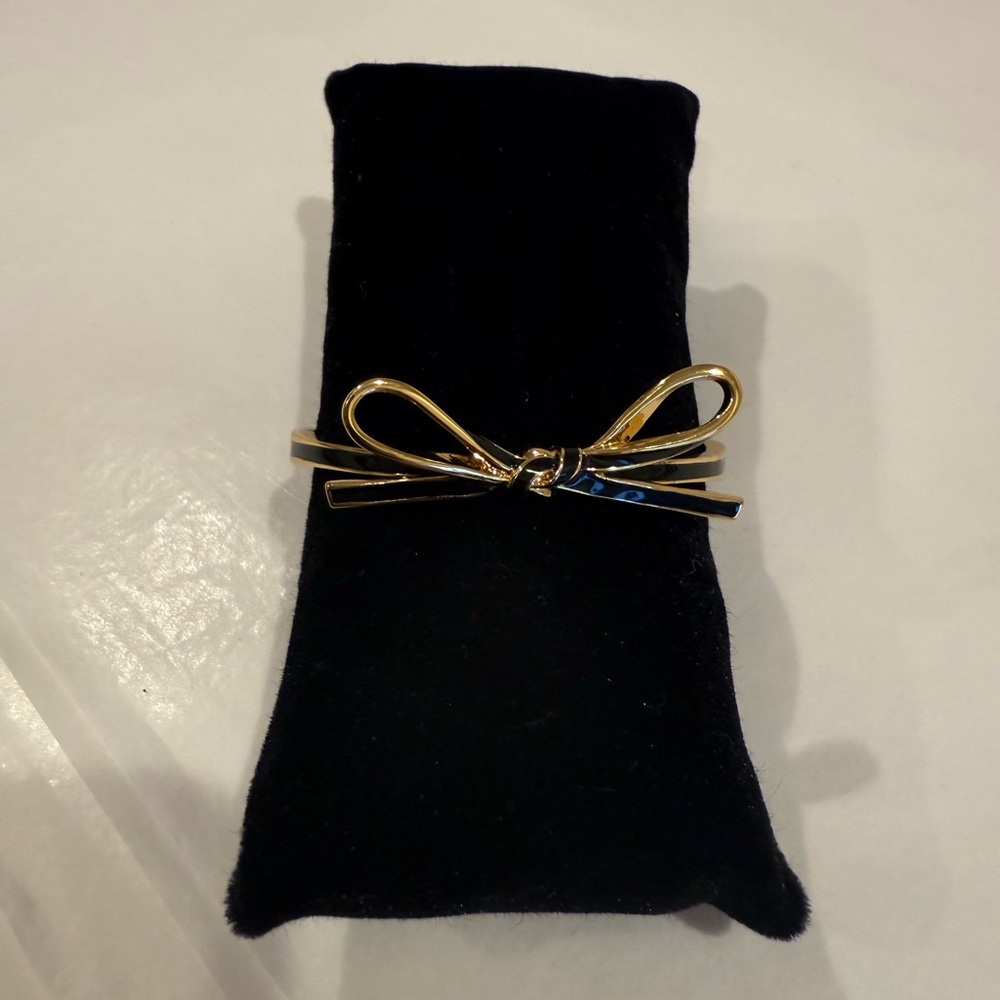 Kate Spade Gold and Black Bow bracelet. Brand New, No tags... giftable - Picture 3 of 13